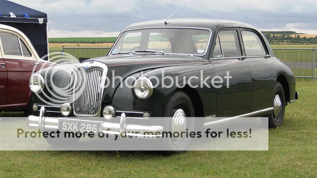 1024px-Riley_Pathfinder_2443cc_1956_zps1